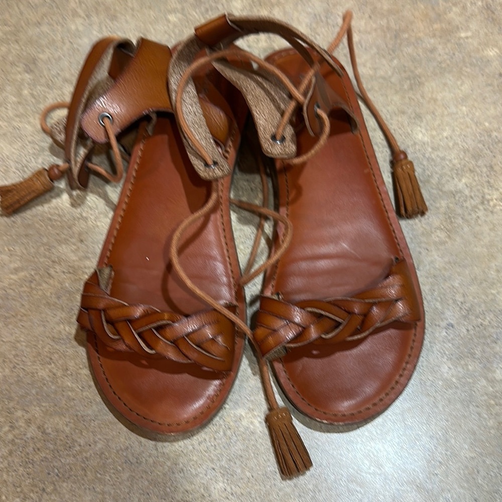 Women’s American Eagle sandals that lace up size 8